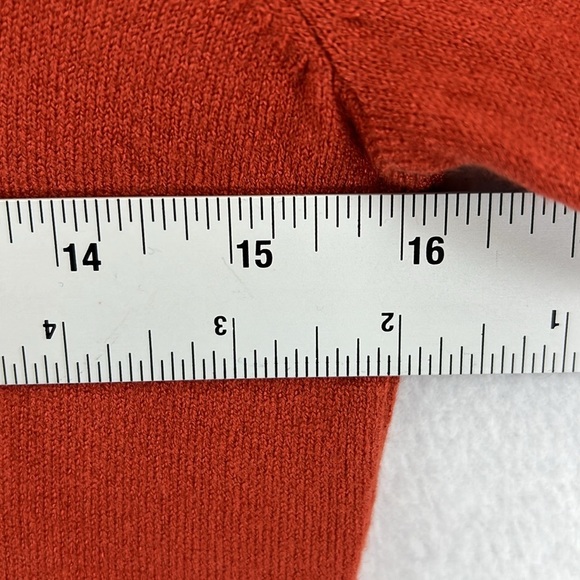 Love Ellie (Stitch Fix) Pullover Sweater Sz XS Rust V-Neck Back Detail NWOT - Picture 10 of 11